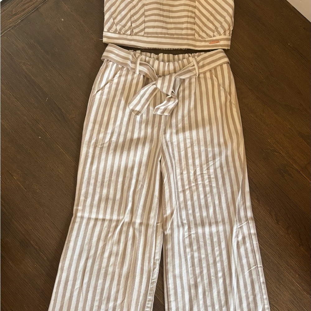 Striped Beige and White girls size 6 2 piece separates